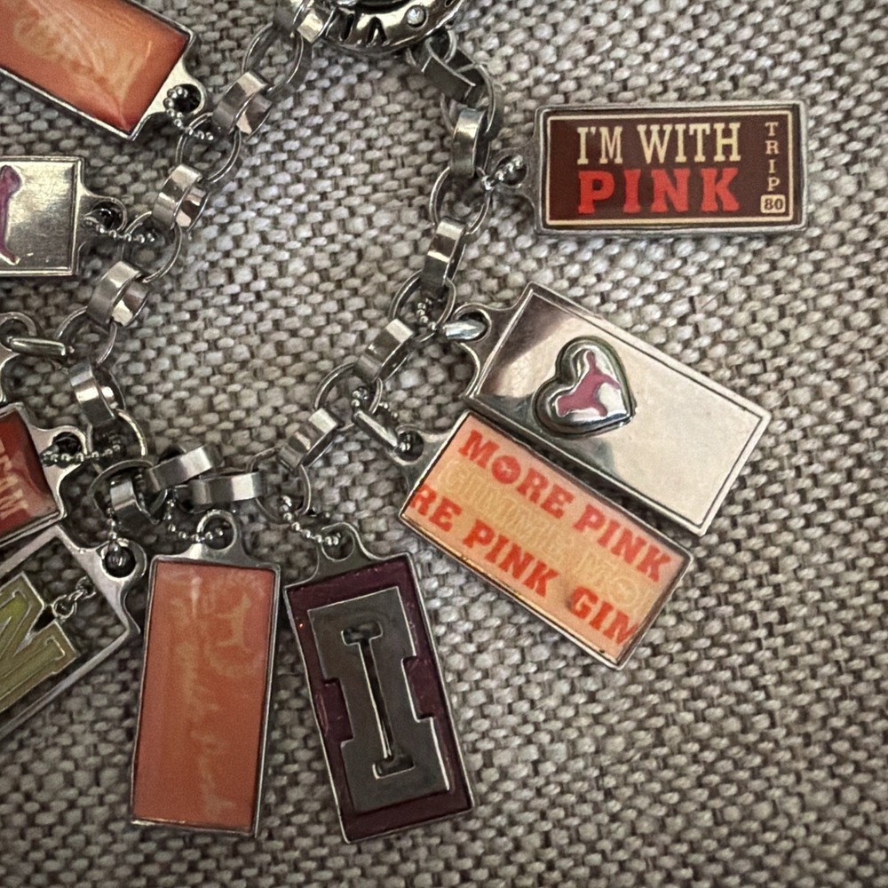 Victoria's Secret Pink Charm Bracelet Rare Road Trip VS - Picture 7 of 7